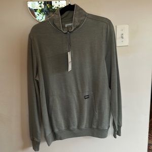 Heritage pullover w/ front pocket in size Medium, color Sage